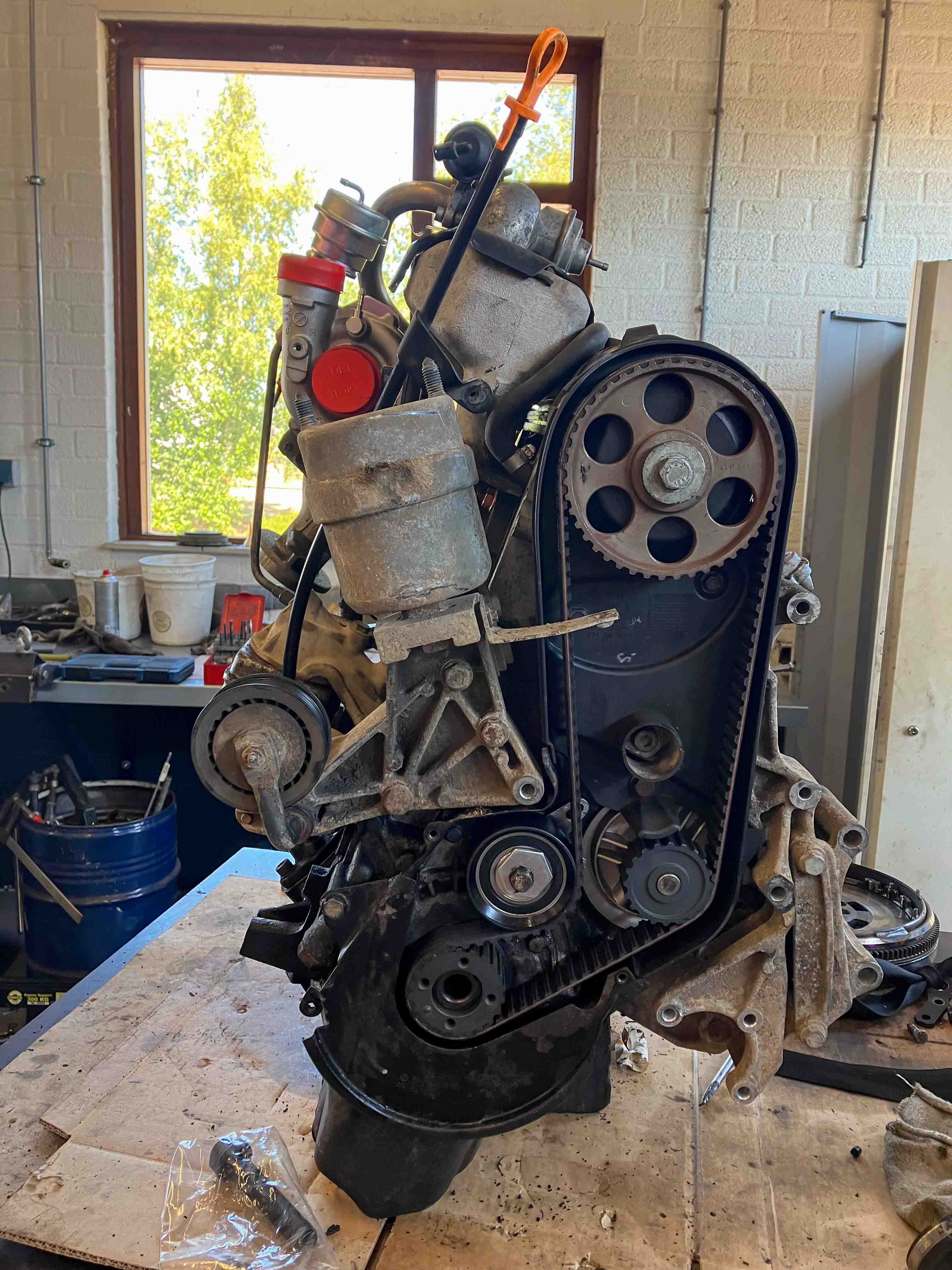 Vervangende motor met nieuwe aandrijf riem